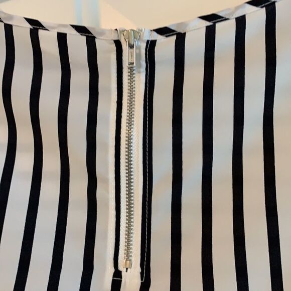 Size medium Old Navy blouse long sleeve - Picture 6 of 6